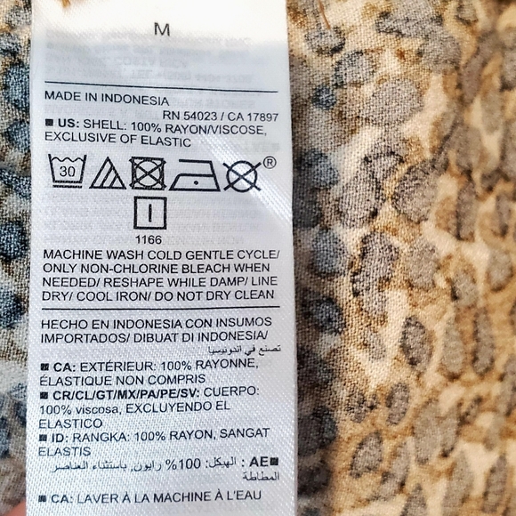 NWT Waist-Defined Ruffle-Trim Top ( SIZE M) - Picture 8 of 11